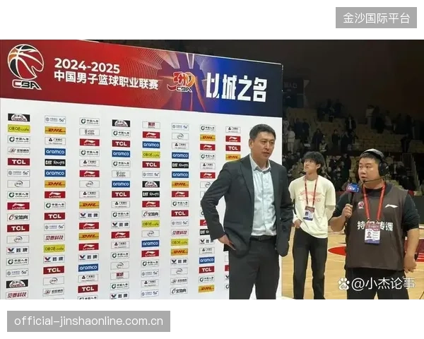 同曦主帅王世龙带队备战，期待新赛季表现